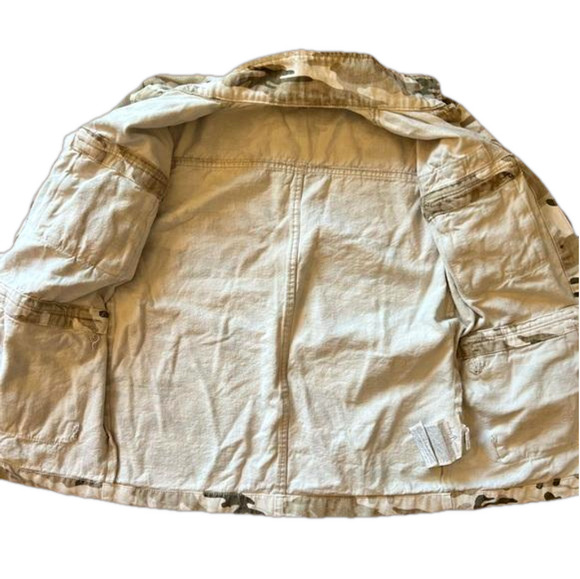 BERSHKA camo jacket 🧥 - Picture 3 of 5